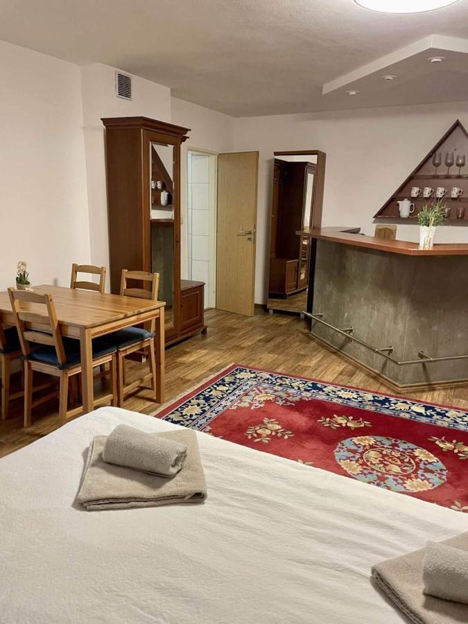 Apartman Lipa Мікулов Екстер'єр фото