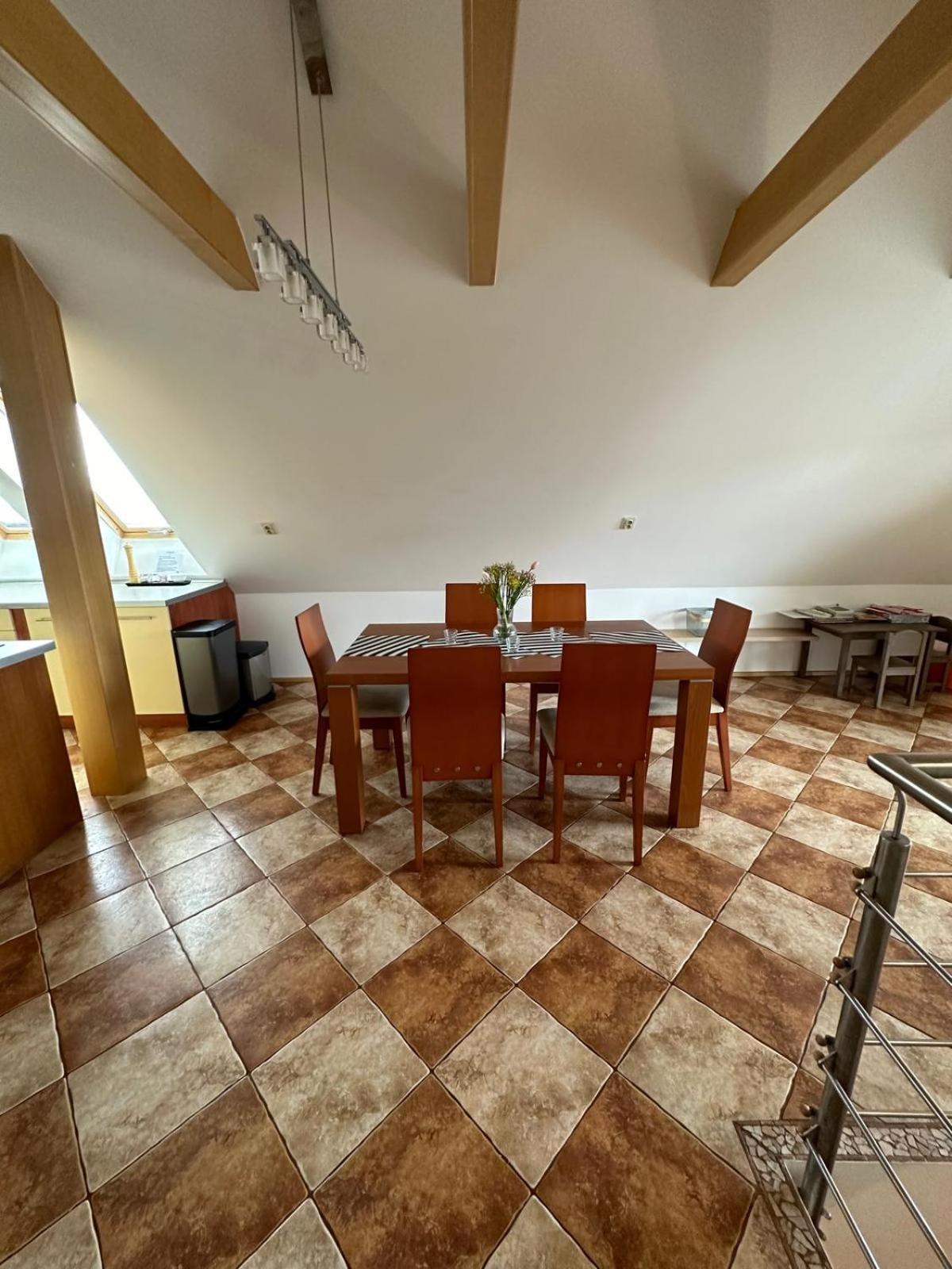 Apartman Lipa Мікулов Екстер'єр фото
