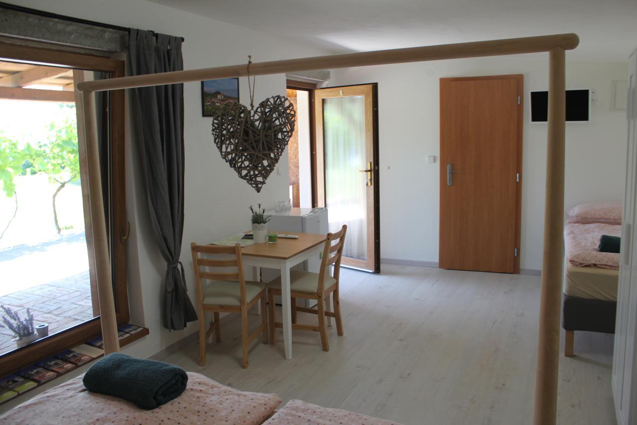 Apartman Lipa Мікулов Екстер'єр фото