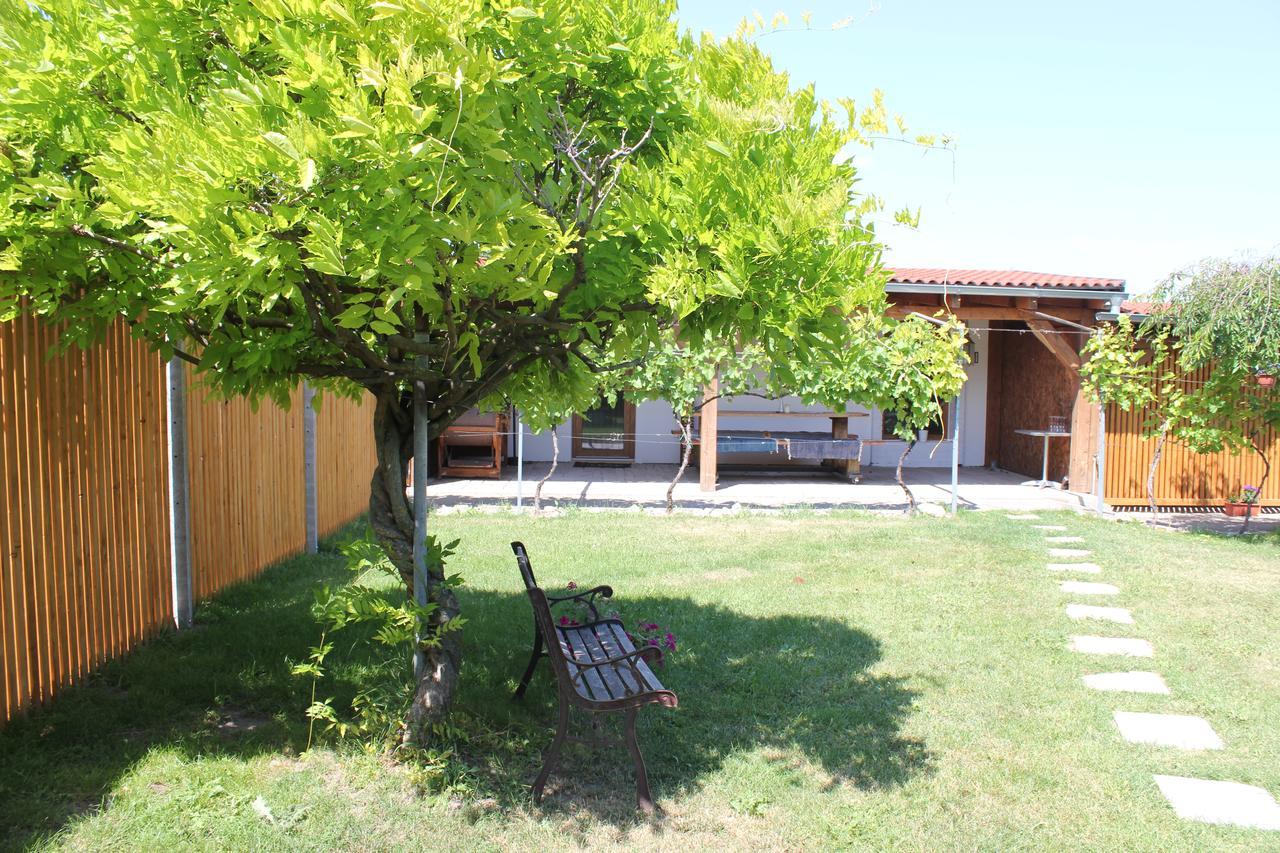 Apartman Lipa Мікулов Екстер'єр фото